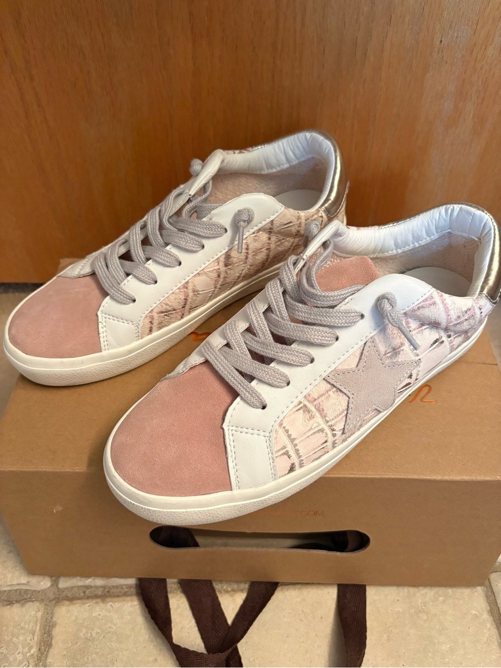 Women's Vintage Havana Pink Suede Sneakers Sz 8